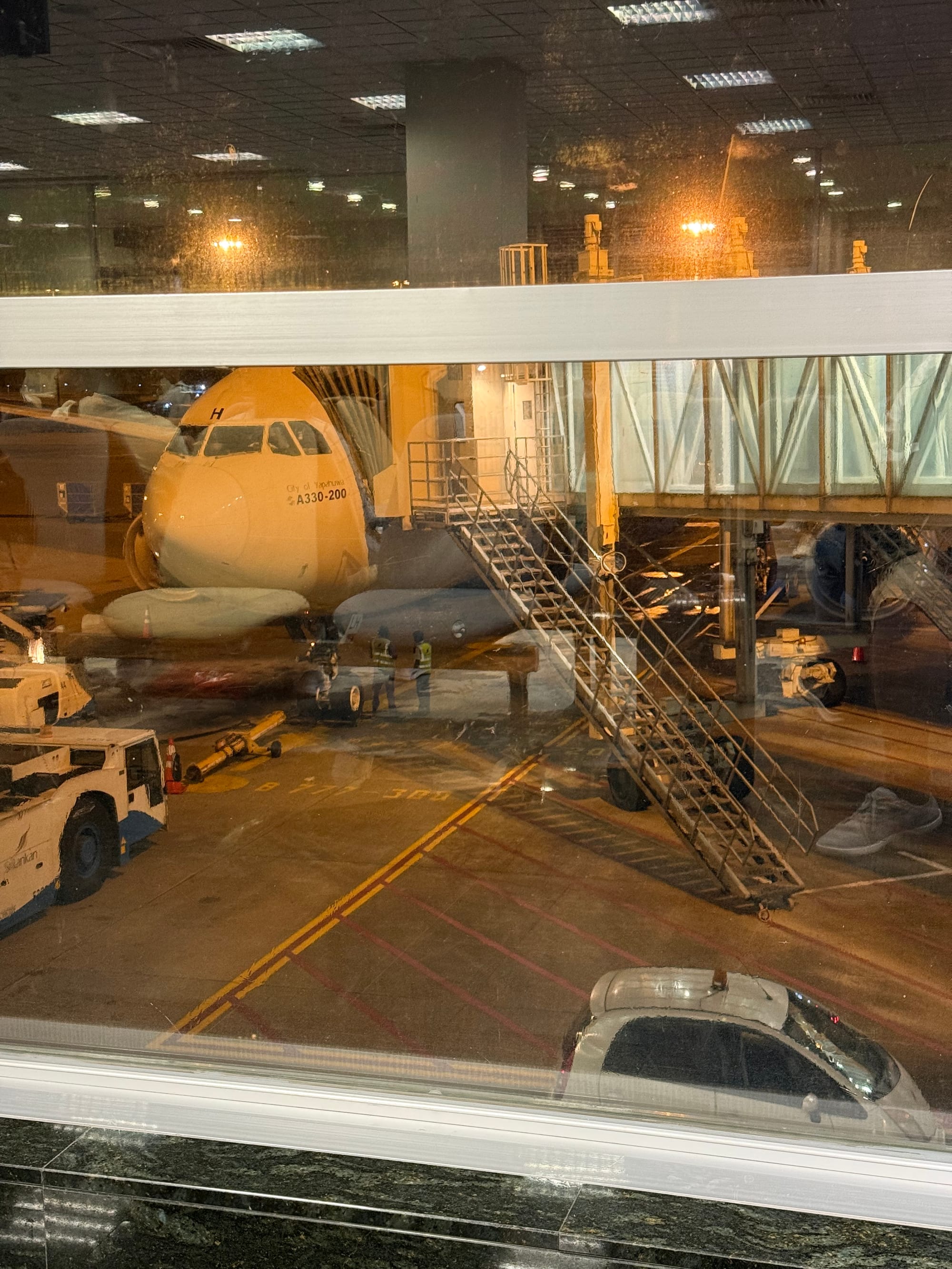 Sri Lankan Airways — 3 Stars? Huh? But wait!