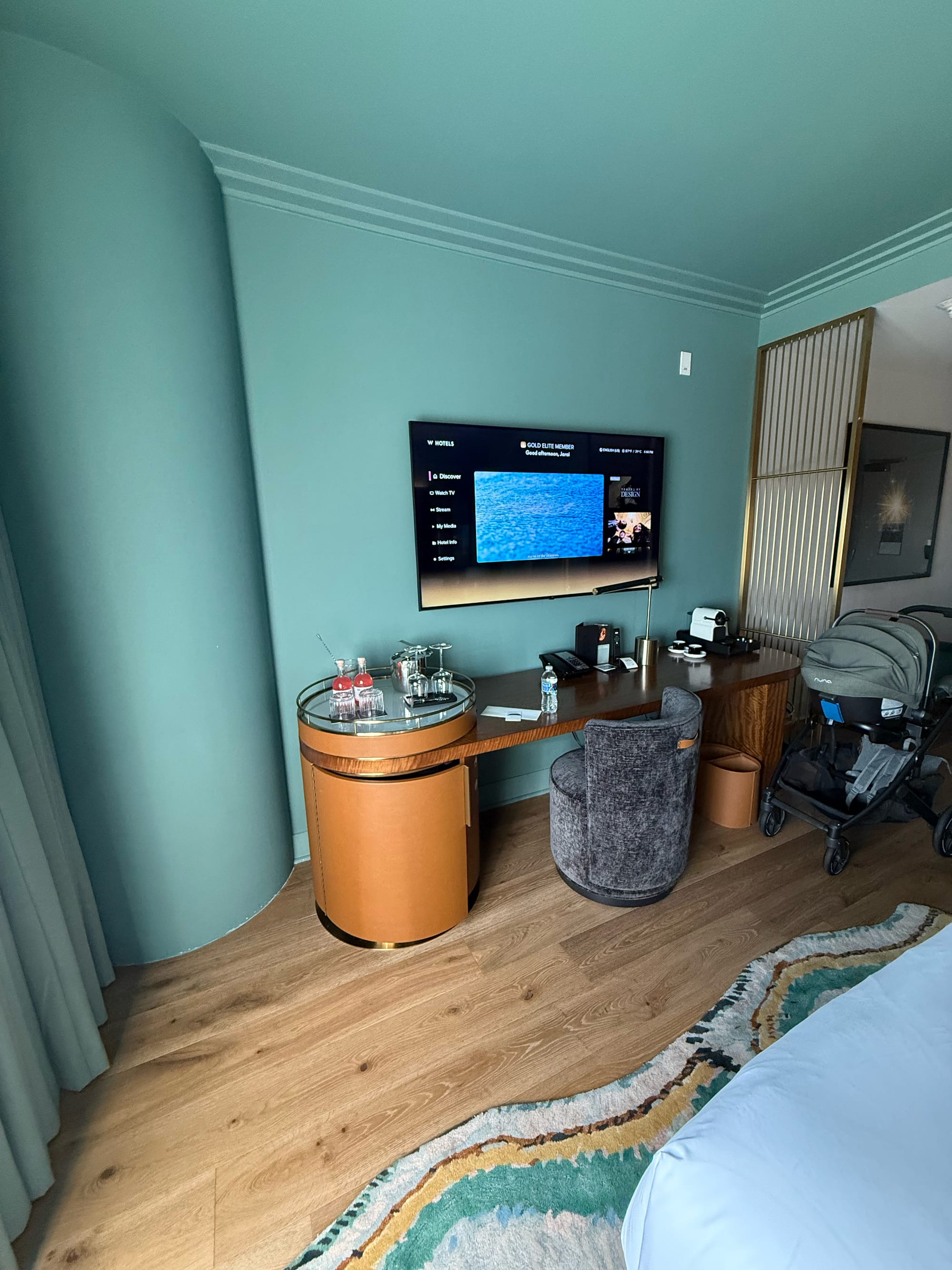 Room Desk